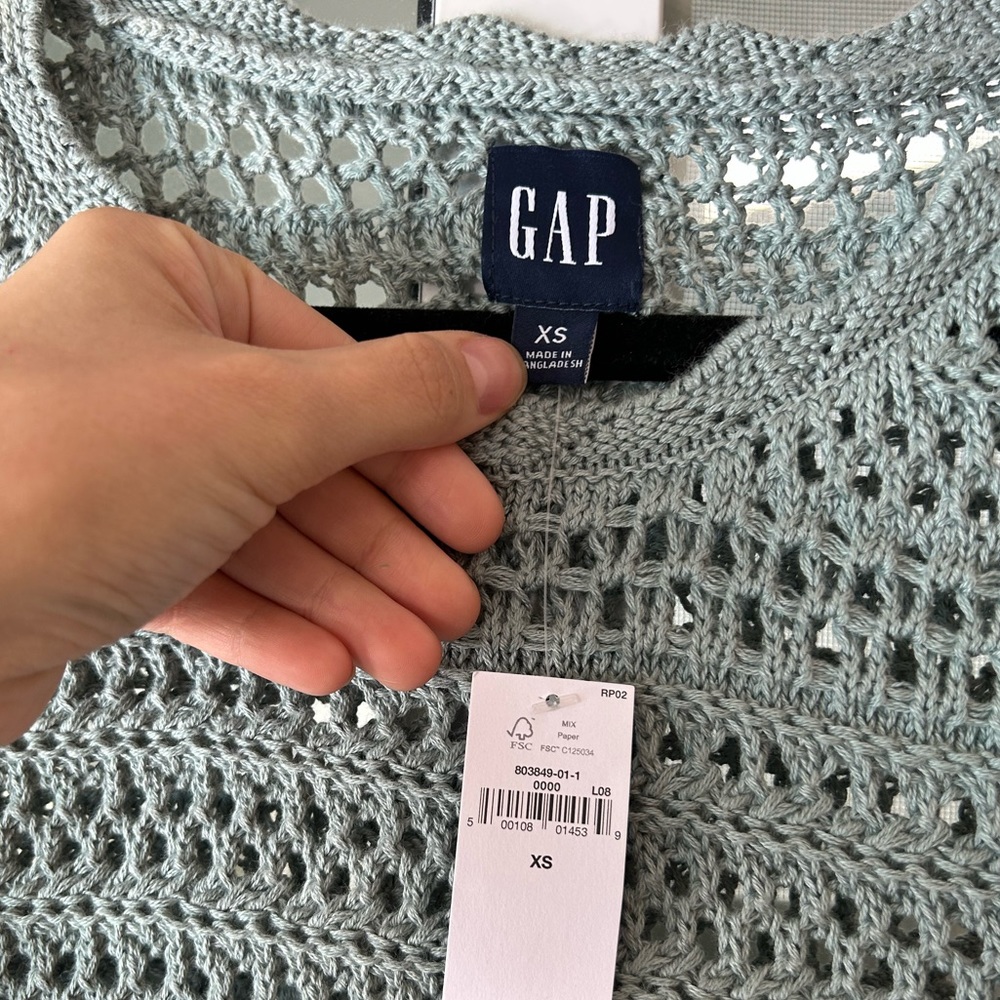 Gap sage green crochet halter tank top - Picture 3 of 6